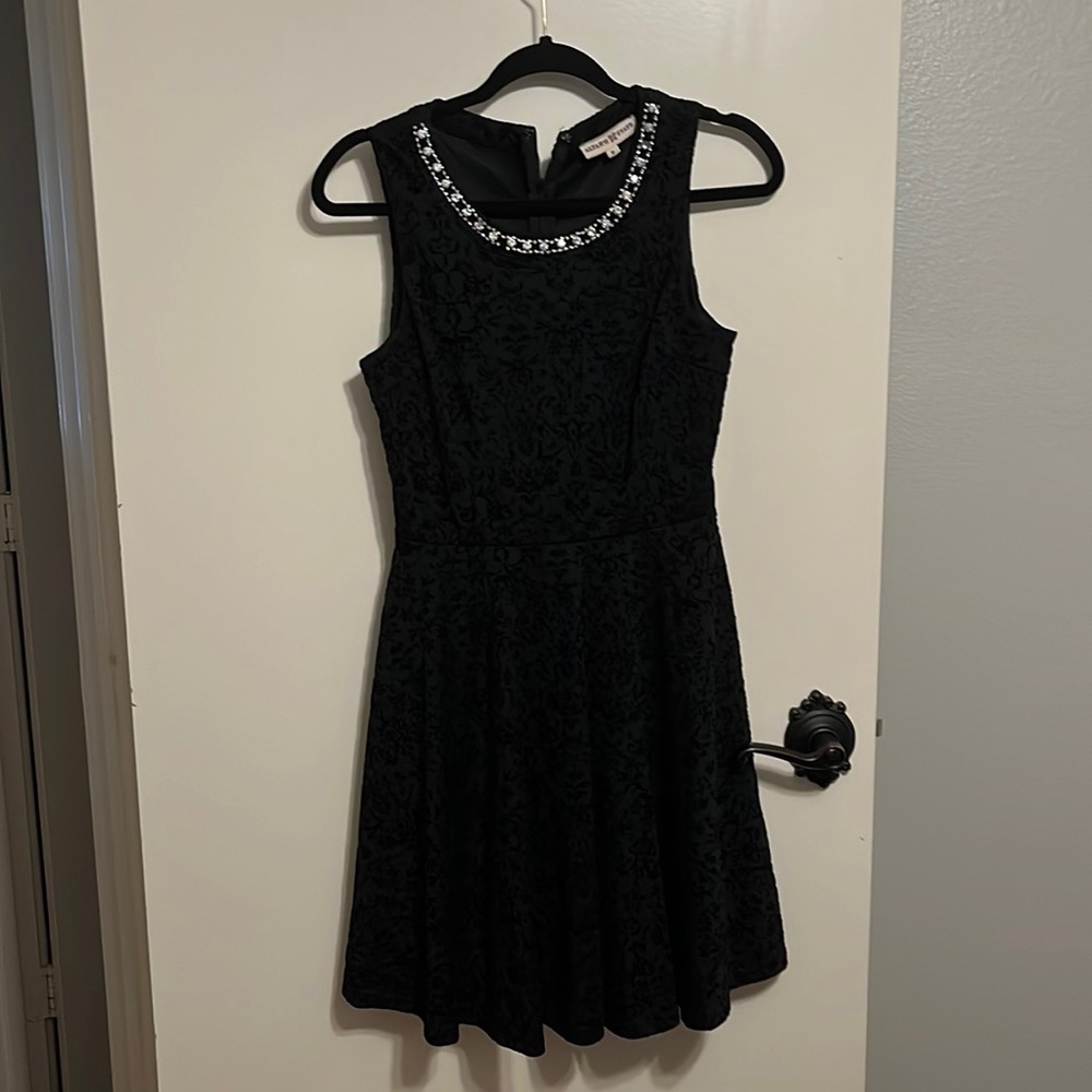 Beautiful jacquard velvet print black dress with beading at necklaces on